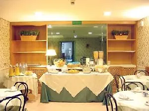 Hotel Buenos Aires Rome 3*,