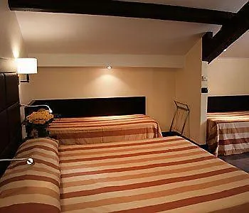 Hotel Buenos Aires Rome 3*,